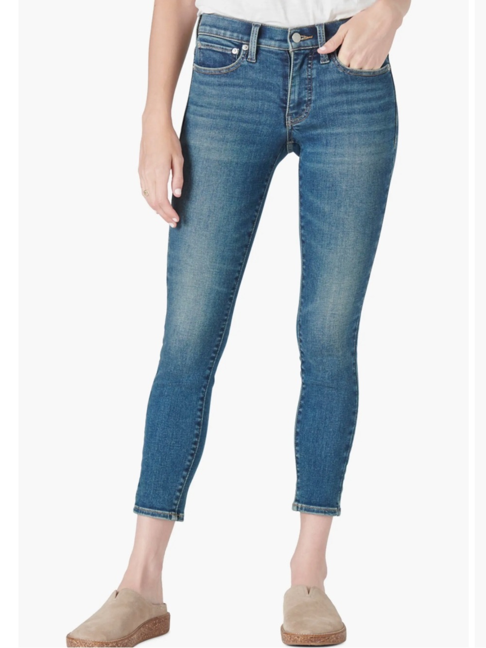 Ava Light Blue Mid Rise Skinny Jeans Size 2/26